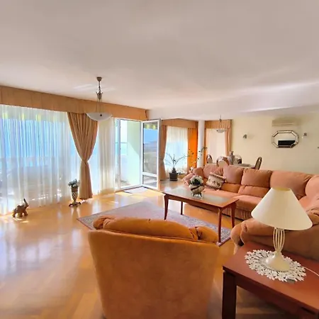 Apartment Dom-el Real 4 - *