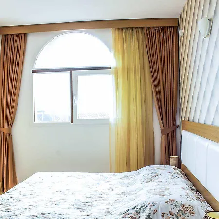 Apartmán Dom-el Real 4 - *