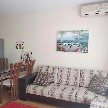 Apartman Dom-el Real 4 - *