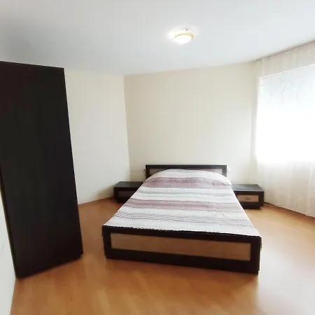 Apartman Dom-el Real 4 - *