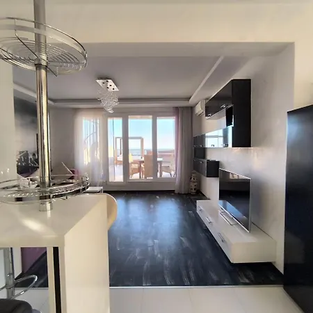 Dom-el Real 4 - Apartment